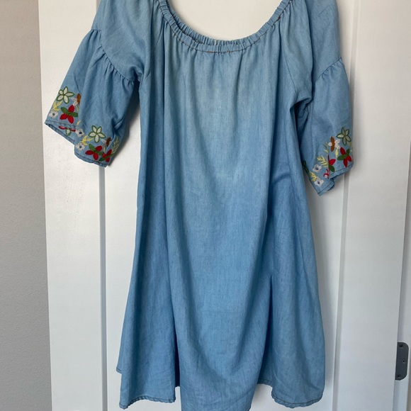 Embroidered tunic - Picture 2 of 3